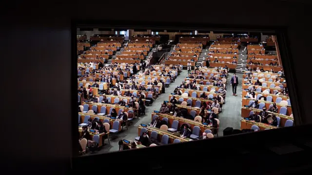 un