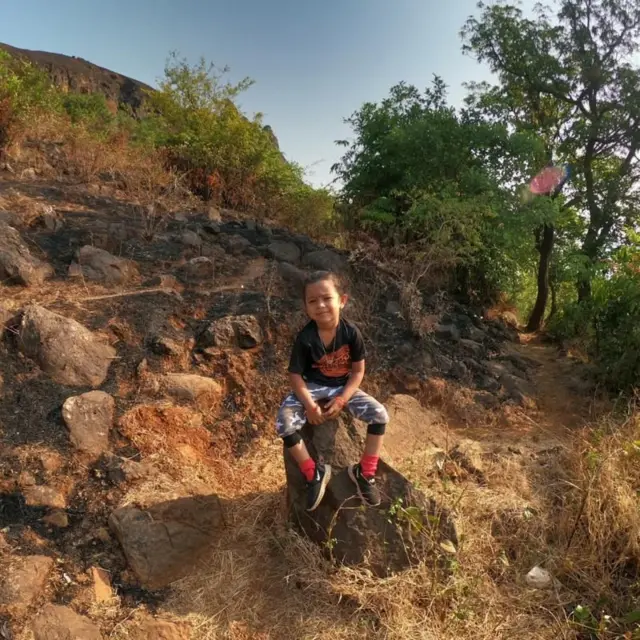 ఏడేళ్ల వయసుకే 121 కోటలు ఎక్కిన శర్విక