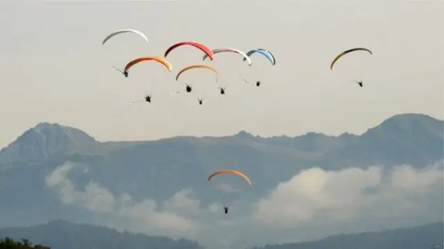 पैराग्लाइडिंग