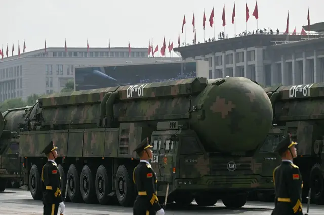 Dongfeng-61 — новая твердотопливная баллистическая ракета на мобильной платформе 