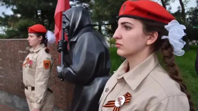 маріуполь памятник