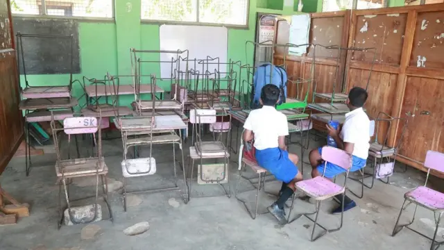 හිස්ව තිබූ පන්ති කාමර