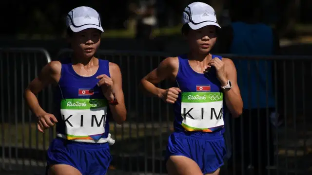 Kim Hye Song y Kim Hye Gyong