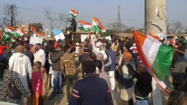 शेतकरी आंदोलन: सिंघू बॉर्डरवर हिंसाचार, आंदोलक आणि स्थानिकांमध्ये संघर्ष