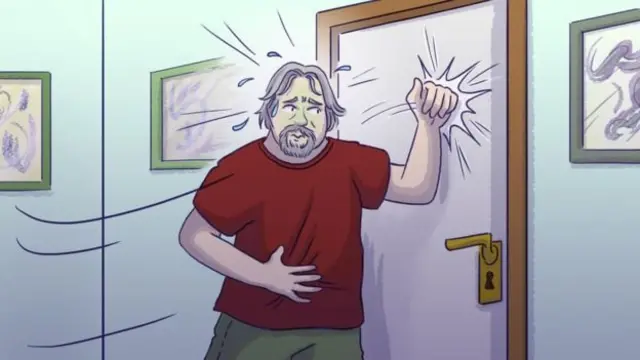 Un hombre golpeando una puerta