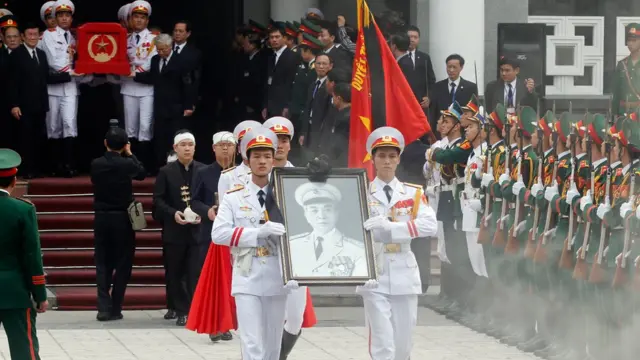 Quốc tang dành cho Đại tướng Võ Nguyên Giáp kéo dài hai ngày từ 12-13/10/2013