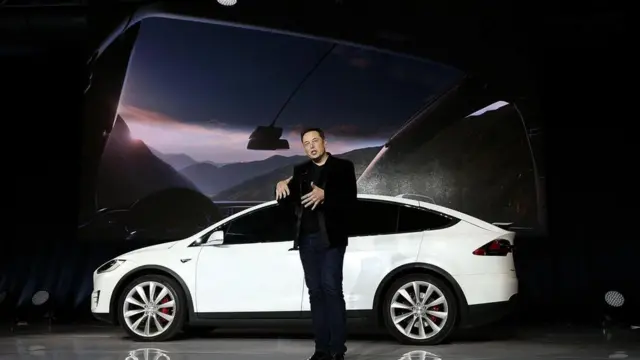 إيلون مسك في إحدى محاضراته