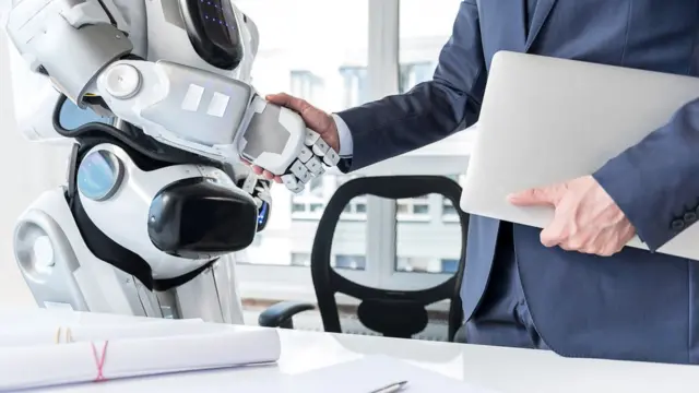 robot iş adamı