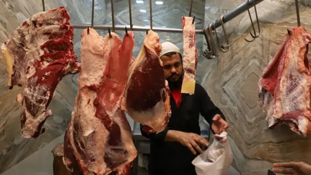 গোমাংস খাওয়া বা বিক্রি বিজেপি শাসিত অনেক রাজ্যেই নিষিদ্ধ