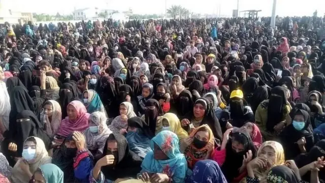 महिलाओं का धरना