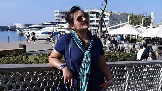 सरु गुरुङसँग ध्वस्त भएको बन्दरगाहा क्षेत्रमा घुम्न गएका थुप्रै स्मृतिहरू छन्