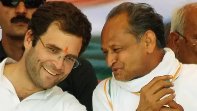 अशोक गहलोत राहुल गांधी के साथ