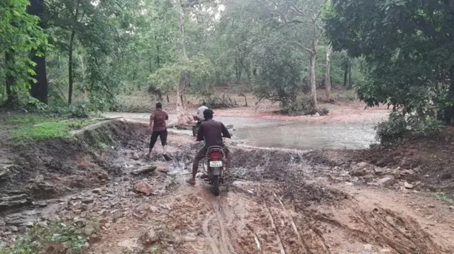 உயர்நீதிமன்றத்தில் கடிதம் மூலம் 38 கோடியை திரும்பப் பெற்ற கிராமம் 