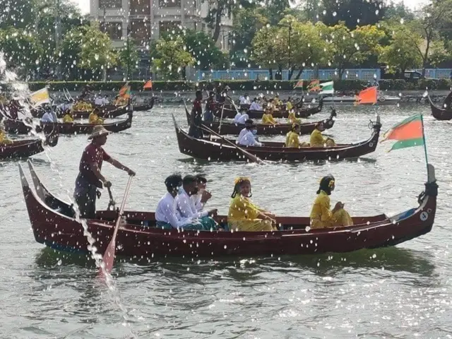  မန္တလေးကျုံးထဲမှာ မနှစ်က ကျင်းပခဲ့တဲ့ သင်္ကြန်