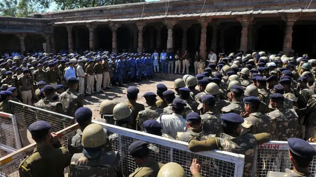 ২০১৬ সালে বসন্ত পঞ্চমীতে ভোজশালায় পুলিশি মোতায়েন