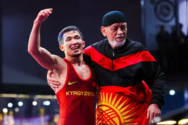 Жоламан Шаршенбеков машыктыруучусу Хаким Махмудов менен