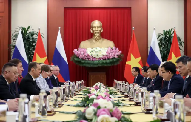 Ông Dmitry Medvedev và ông Nguyễn Phú Trọng