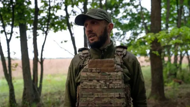 میخایلو، یک فرمانده توپخانه اوکراینی می‌گوید: «ما داریم ووچانسک را از دست می‌دهیم»