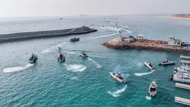 Lanchas da Marinha do Corpo da Guarda Revolucionária Islâmica (IRGC) durante um exercício na Ilhai 888 casinoAbu Musa