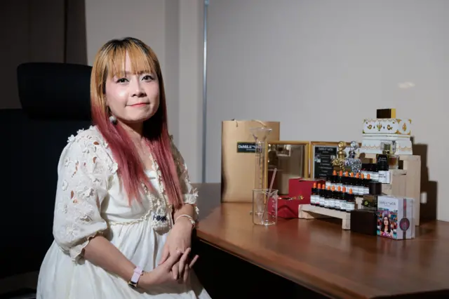 “กลิ่นมันตีกันตลบอบอวล"