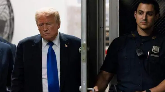 డోనల్డ్ ట్రంప్ 