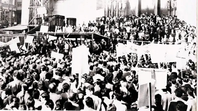 Movimento sindicalista no 1ºpokerstarsinstallmaiopokerstarsinstall1968 na praça da SépokerstarsinstallSão Paulo