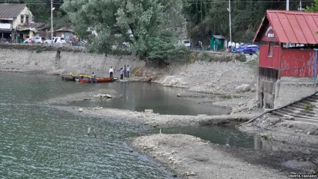 नैनीताल झील