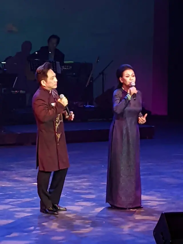 Khánh Ly và Quang Thắng hát bài Xin cho tôi