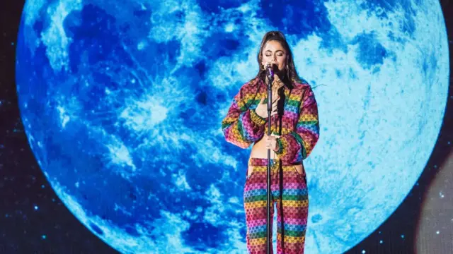 Tini canta en Madrid