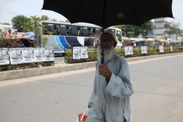 সুবিধাভোগীর বয়স ৬০ বছর বা তার বেশি হওয়ার পর আজীবন পেনশন সুবিধা ভোগ করতে পারবেন। 