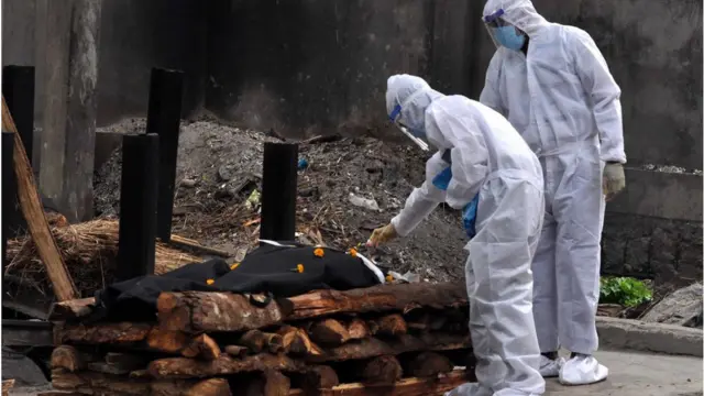 કોરોનાના શંકાસ્પદ દર્દીઓનાં મૃત્યુ અંગે સહાય ચૂકવવામાં કેમ મુશ્કેલીઓ સર્જાઈ રહી છે?