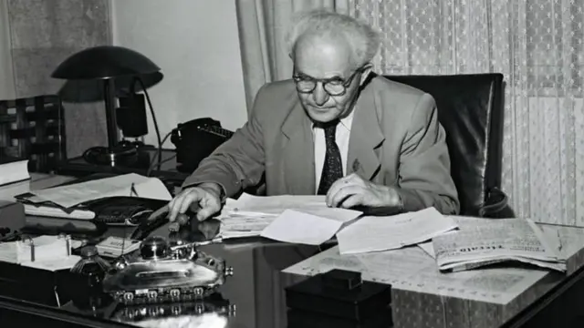 Photo- ஐக்மென்னை இஸ்ரேலுக்கு உயிருடன் அழைத்துவரும் திட்டத்திற்கு டேவிட் பென் குரியோன் ஒப்புதல் அளித்தார்.