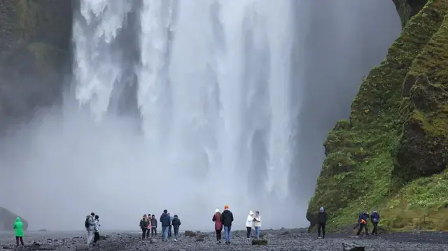 Les destinations plus fraîches, comme l'Islande, enregistrent une hausse du nombre de visiteurs estivaux
