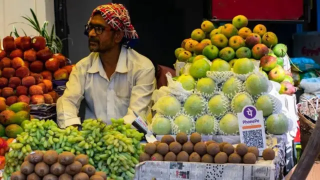 भारतमा फलफूल तथा तरकारी पसलहरूमा समेत क्यूआर कोडबाट भुक्तानी हुनु सामान्य हो