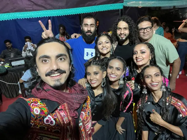 આદિત્ય ગઢવી અને ટીમ સાથે સૌમ્ય જોશી