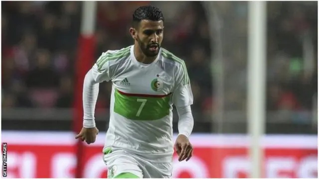 Un doublé de Riyad Mahrez a aidé l'Algérie à se qualifier.