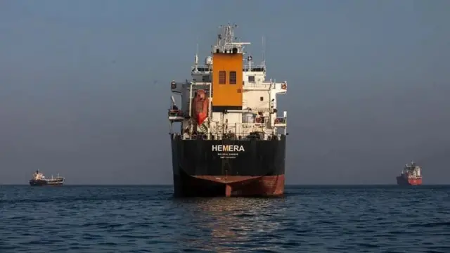 ஹோர்மூஸ் நீரிணை மூடப்பட்டதால், வளைகுடா நாடுகளின் கச்சா எண்ணெய் ஏற்றுமதியும் பாதிக்கப்பட்டுள்ளது.