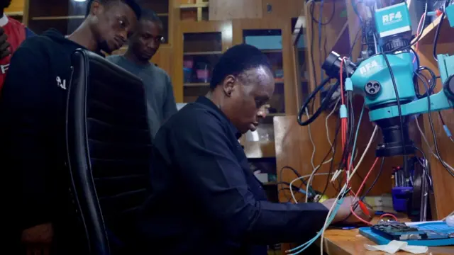 Mgbe Doris na-arụzi ekwentị