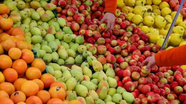 Frutas e legumes expostos