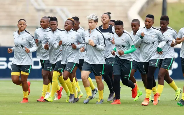 Même si Janine Van Wyk a conscience que l'Afrique du Sud est tombée dans un groupe difficile qui comprend l'Espagne, l'Allemagne et la Chine, elle est plus motivée que jamais à avancer loin dans l'aventure.