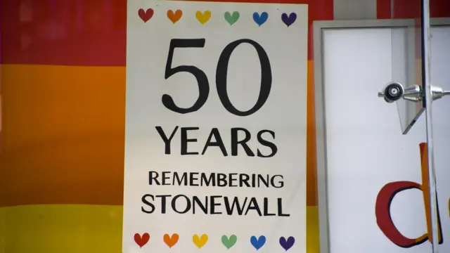 Плакат в Лондоне