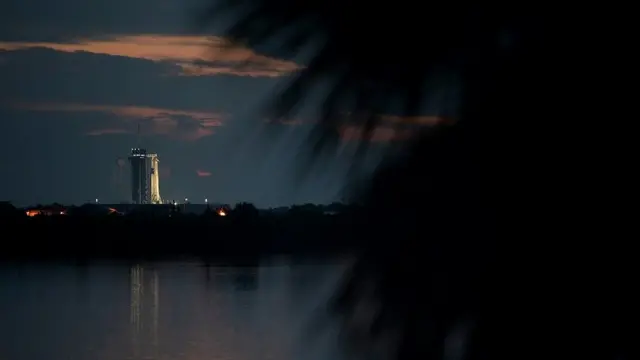 В мае старт космического корабля "Драгон" (Dragon) компании SpaceX Илона Маска был отложен из-за плохой погоды