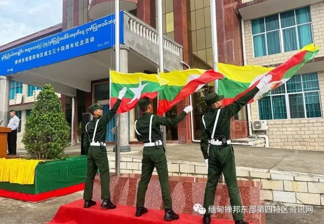 မိုင်းလား NDAA တပ်ဖွဲ့ဝင်တွေကို တွေ့ရစဉ်