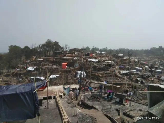 ပြန်လည်ခေါ်ယူရာမှာလည်း ဂုဏ်သိက္ခာရှိရှိ အခွင့်အရေးအပြည့်အဝရရှိမယ့် အခြေအနေမျိုးမှ သာ ရိုဟင်ဂျာအများစုက နေရပ်ပြန်ရေးကို လက်ခံကြမှာဖြစ်တယ်လို့ ဘင်္ဂလားဒေ့ရှ်က ဒုက္ခသည်စခန်းတွေ မှာနေထိုင်နေကြတဲ့ ရိုဟင်ဂျာအရေး ဆောင်ရွက်နေသူတွေက ပြောကြပါတယ်။