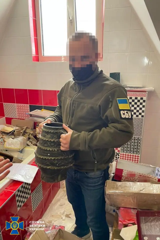 З України намагались вивезти унікальні прикраси, яким 3 тисячі років