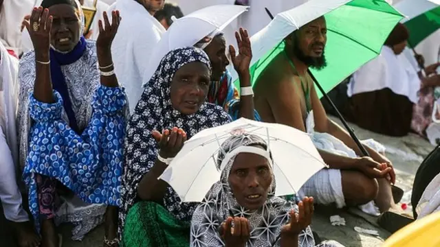Musulmai sun fito daga ko ina a fadin duniya domin gudanar da aikin hajji
