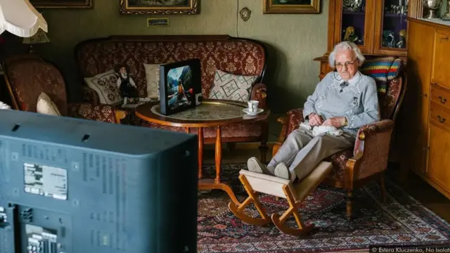 Komp 是模仿電視外形的平板電腦,為老人提供分享圖片和視頻通話的簡易方式。