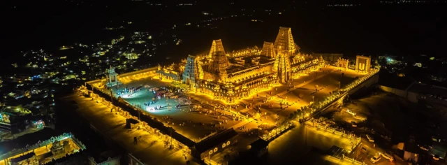 యాదగిరి గుట్ట, తెలంగాణ, శ్రీ లక్ష్మీ నరసింహ స్వామి, కేసీఆర్, రేవంత్ రెడ్డి, కాంగ్రెస్ ప్రభుత్వం, బీఆర్ఎస్ ప్రభుత్వం