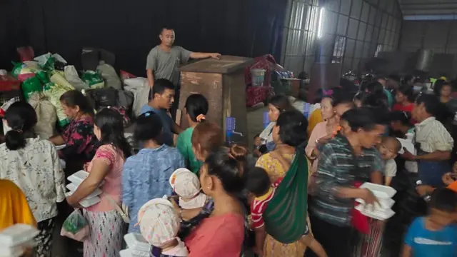 ရင်ခွင်ပိုက် ကလေးငယ်တွေပါ ပါဝင်နေတဲ့ ဝေကြိုင်ရောက် မုန်လိုင်ခက် စစ်ရှောင်တွေ 