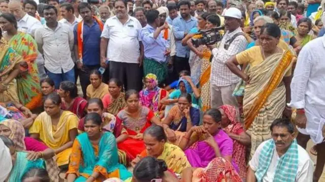 अमरनाथच्या हत्येचा निषेध करताना नातेवाईक